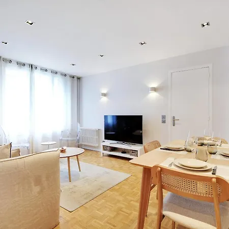 Parc Des Expositions Beautiful 4 Peoples Apartament
